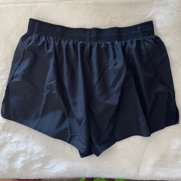 Nike’s plus size running shorts - Picture 5 of 13